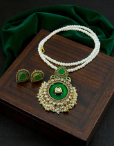 Traditional Pendant Set 0008