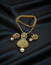 Traditional Pendant Set 0010