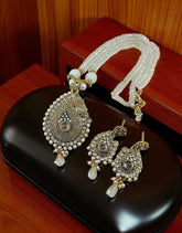 Traditional Pendant Set 0001