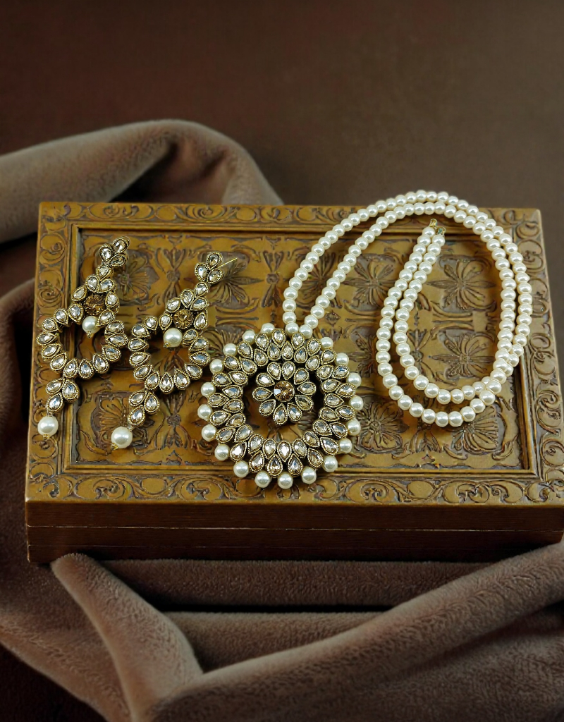 Traditional Pendant Set 0005