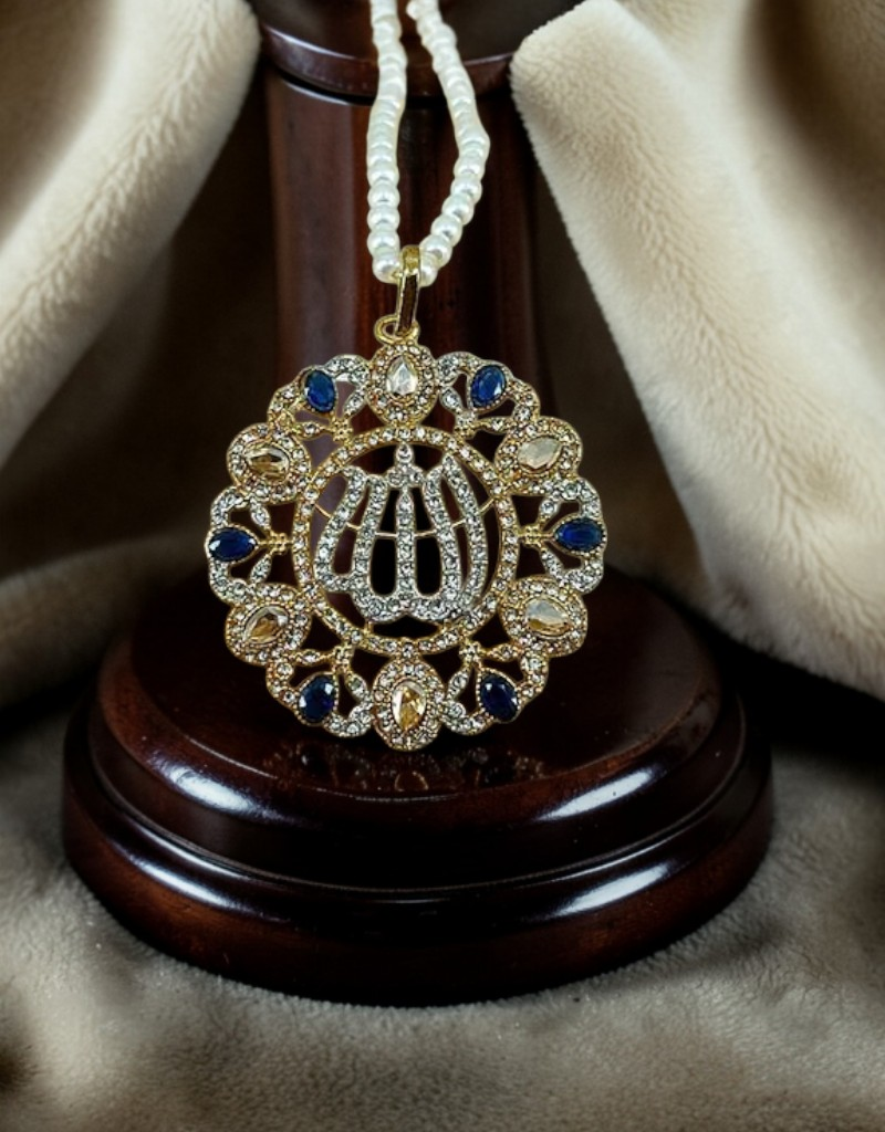 Calligraphic Pendant 0010