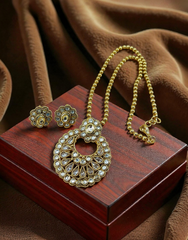 Traditional Pendant Set 0006