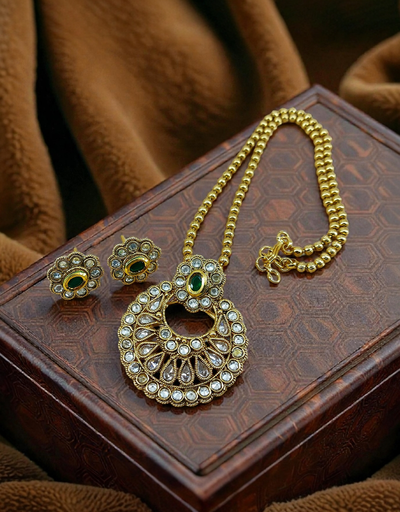 Traditional Pendant Set 0006