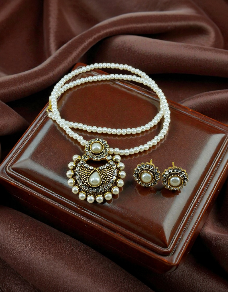 Traditional Pendant Set 0014