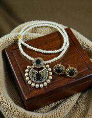 Traditional Pendant Set 0014