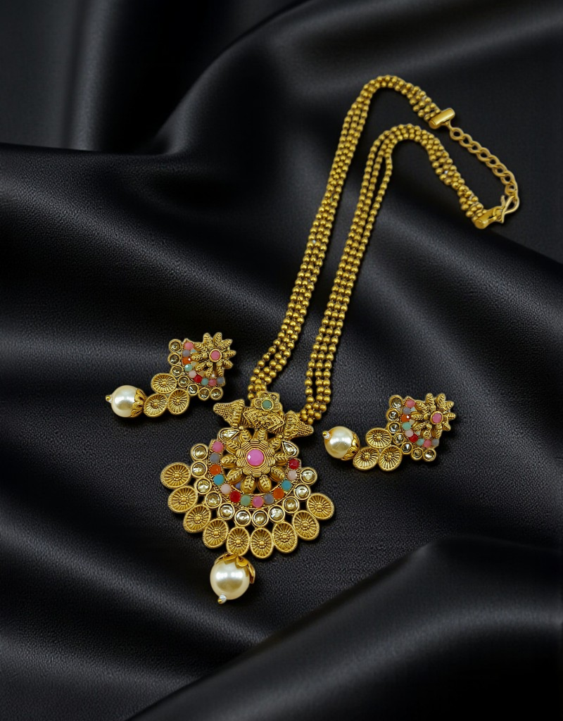 Traditional Pendant Set 0011