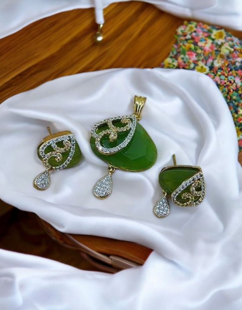 Zircons Pendant Set 0005