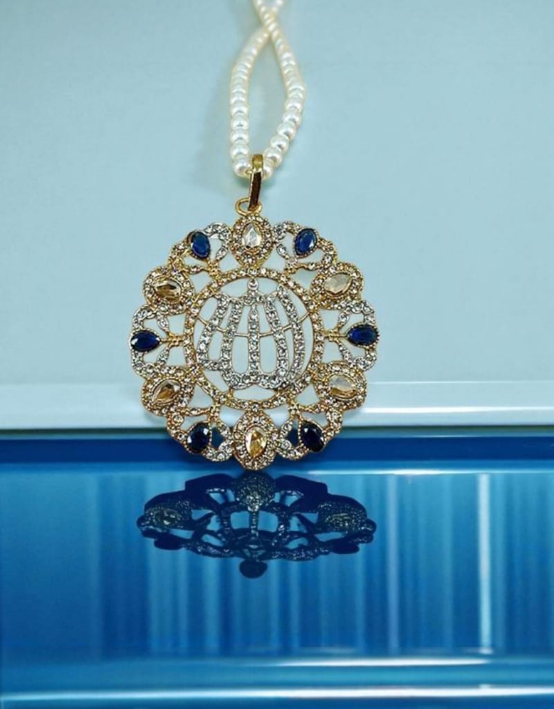 Calligraphic Pendant 0010