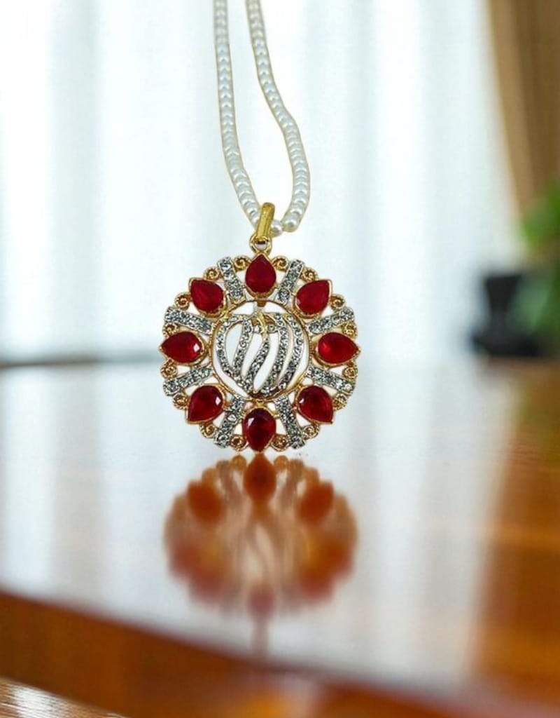 Calligraphic Pendant 0013