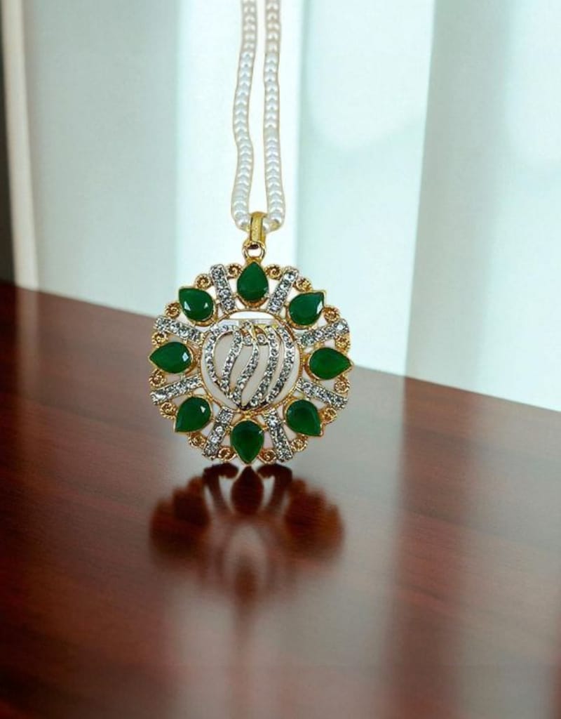 Calligraphic Pendant 0013