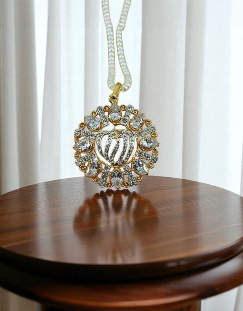 Calligraphic Pendant 0013