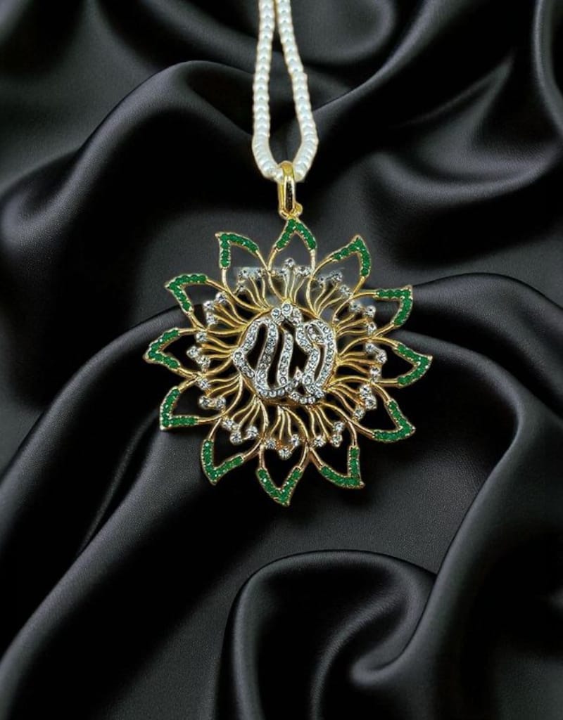 Calligraphic Pendant 0012