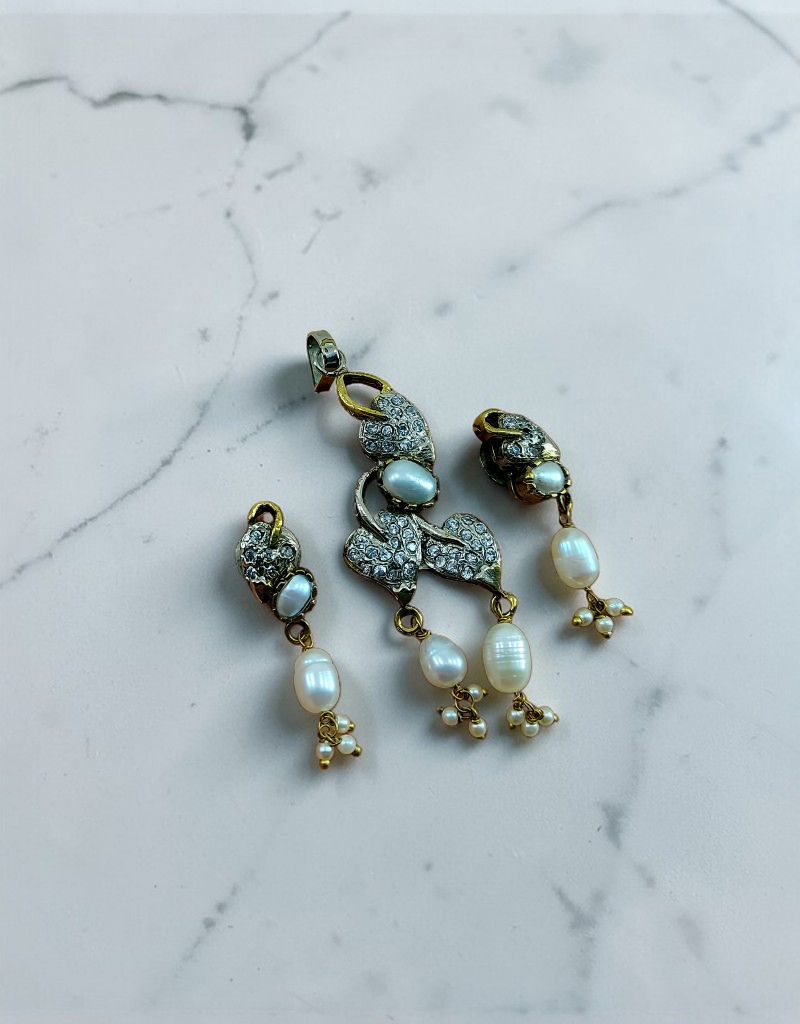 Zircons Pendant Set 0021